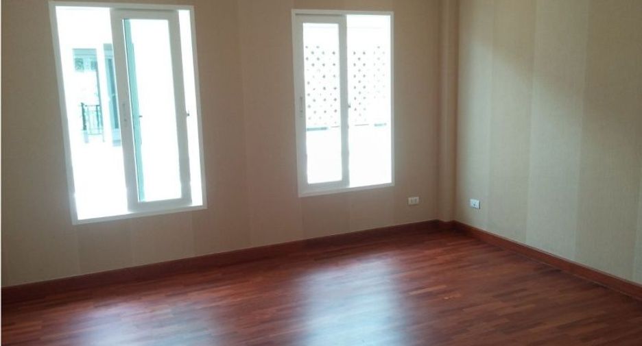 Haus zum Kauf mit 3 Zimmer in Chom Thong, Bangkok