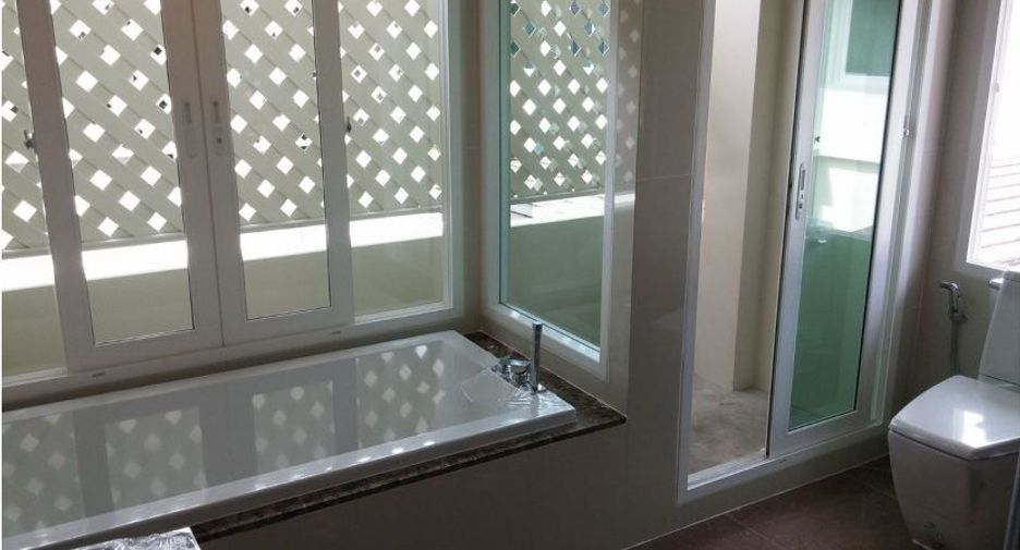 Haus zum Kauf mit 3 Zimmer in Chom Thong, Bangkok