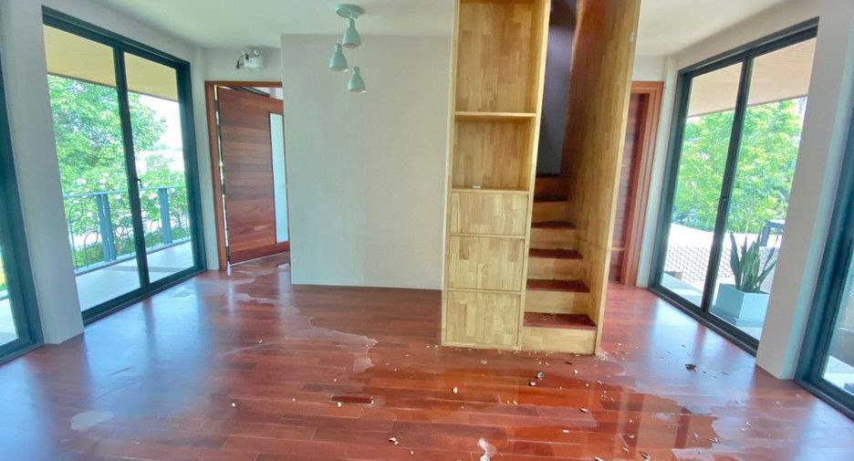 Casa en venta de 4 habitaciones en San Sai, Chiang Mai