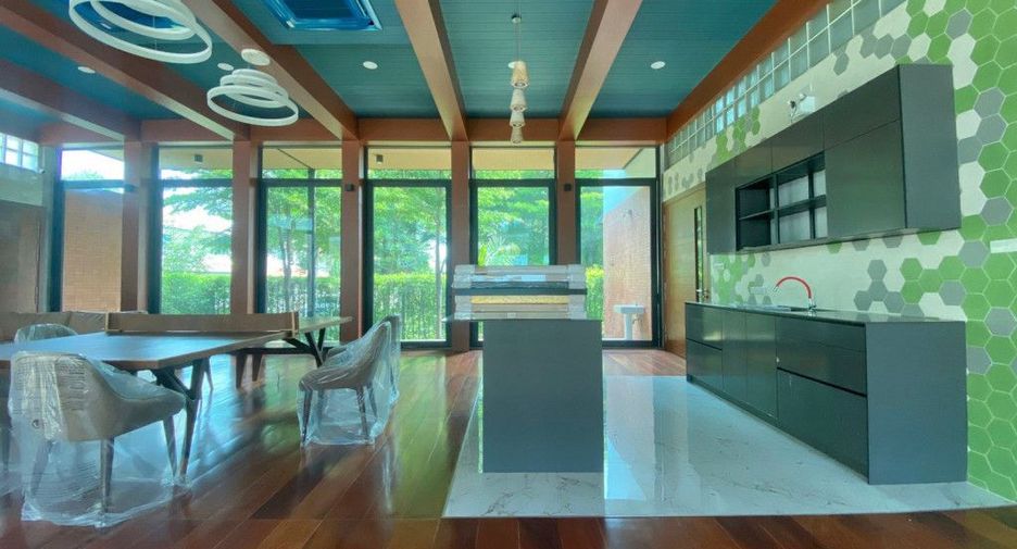 Casa en venta de 4 habitaciones en San Sai, Chiang Mai