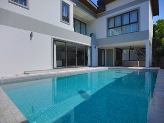 For rent and for sale 5 bed house in Bang Lamung, Chonburi