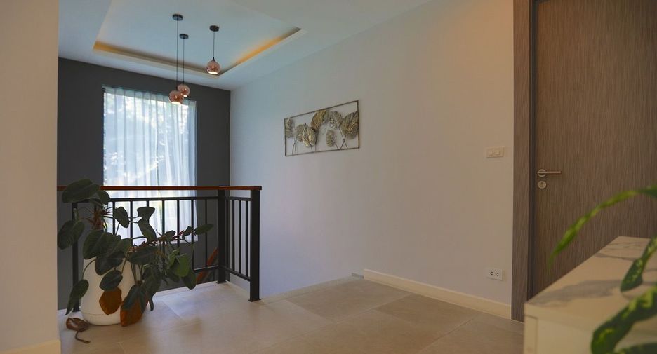 For rent and for sale 5 bed house in Bang Lamung, Chonburi
