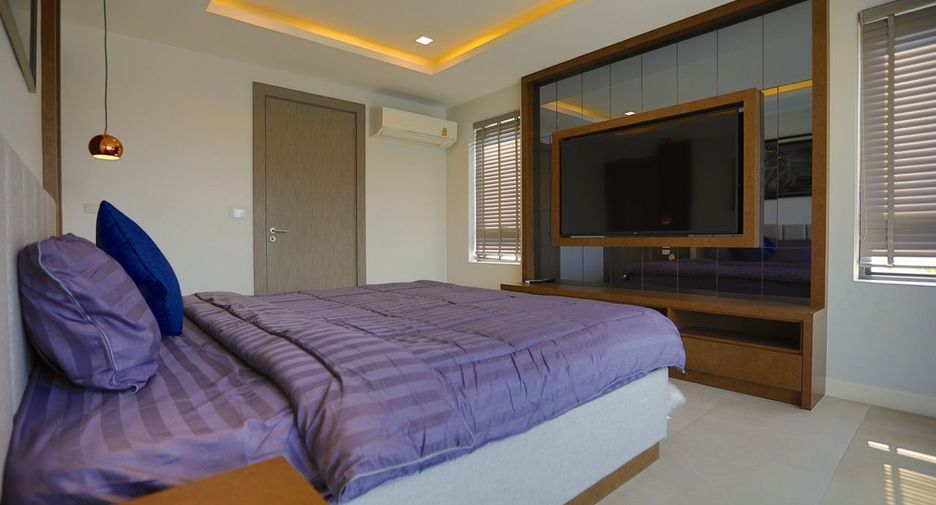 For rent and for sale 5 bed house in Bang Lamung, Chonburi