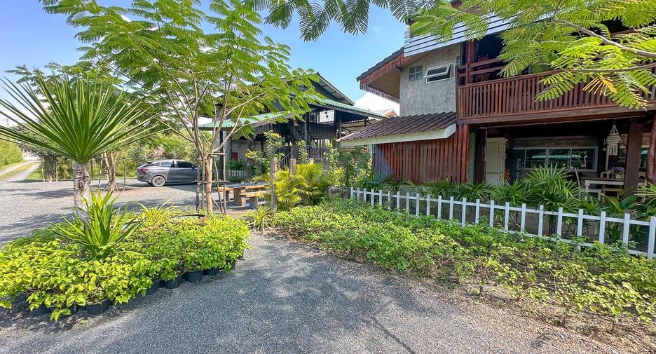 Local comercial en alquiler y en venta de 11 habitaciones en Doi Saket, Chiang Mai