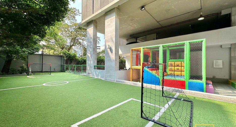 For rent 1 bed condo in Khlong Toei, Bangkok