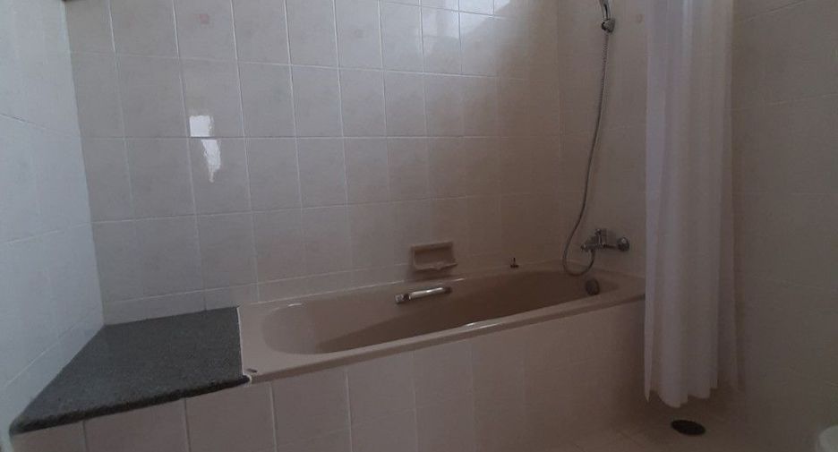 Wohnung zur Miete mit 4 Zimmer in Khlong Toei, Bangkok