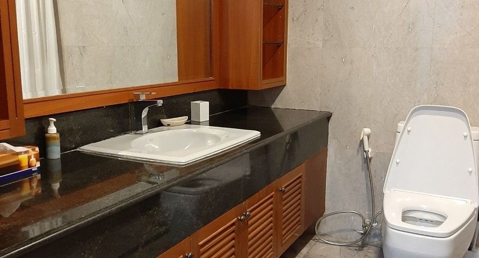 Wohnung zur Miete mit 4 Zimmer in Khlong Toei, Bangkok