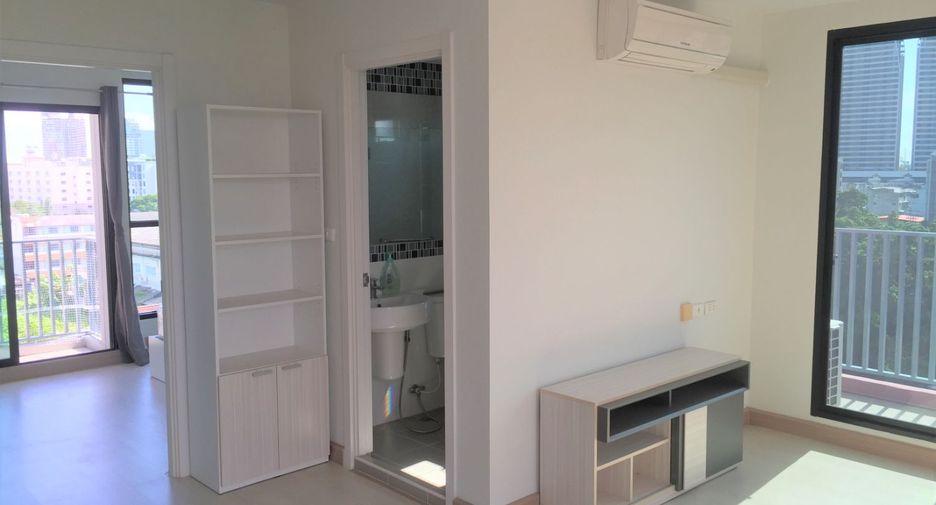 For sale 1 bed condo in Suan Luang, Bangkok