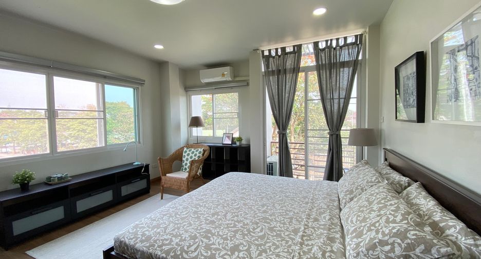 For sale 2 bedrooms retail Space in Mueang Chiang Mai, Chiang Mai