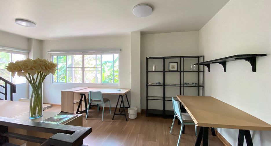 For sale 2 bedrooms retail Space in Mueang Chiang Mai, Chiang Mai