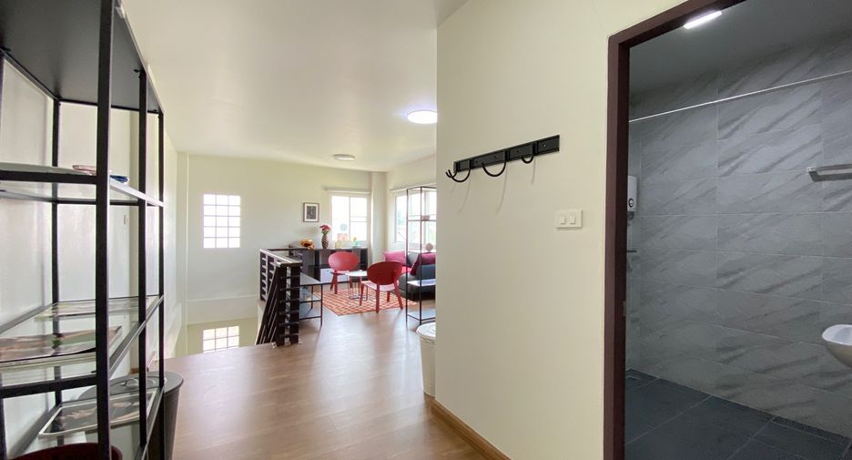 For sale 2 bedrooms retail Space in Mueang Chiang Mai, Chiang Mai