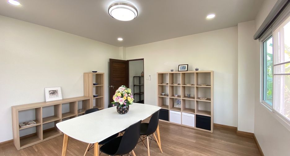 For sale 2 bedrooms retail Space in Mueang Chiang Mai, Chiang Mai