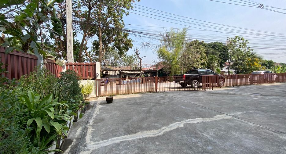 For sale 2 bedrooms retail Space in Mueang Chiang Mai, Chiang Mai