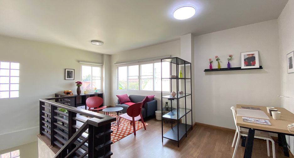 For sale 2 bedrooms retail Space in Mueang Chiang Mai, Chiang Mai