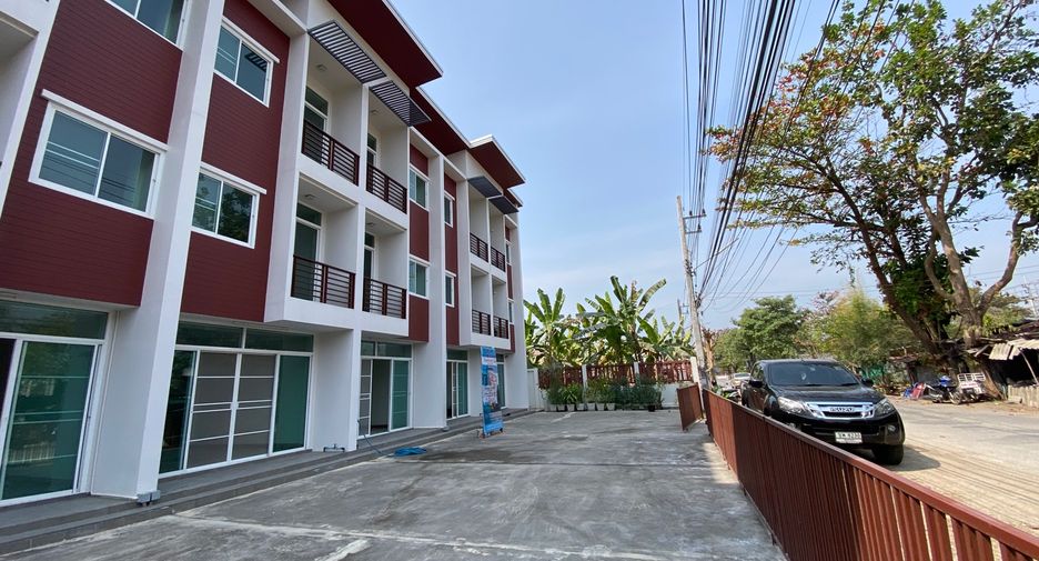 For sale 2 bedrooms retail Space in Mueang Chiang Mai, Chiang Mai
