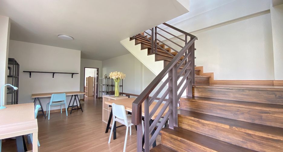 For sale 2 bedrooms retail Space in Mueang Chiang Mai, Chiang Mai