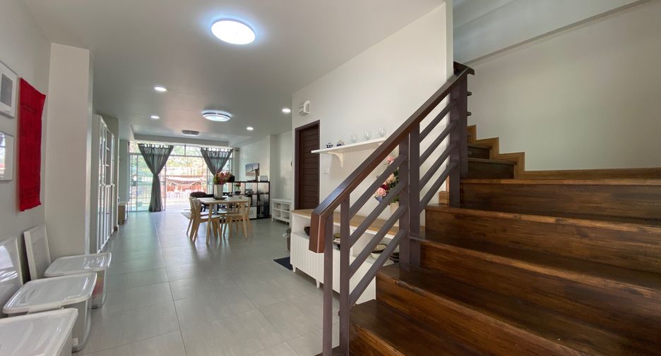 For sale 2 bedrooms retail Space in Mueang Chiang Mai, Chiang Mai