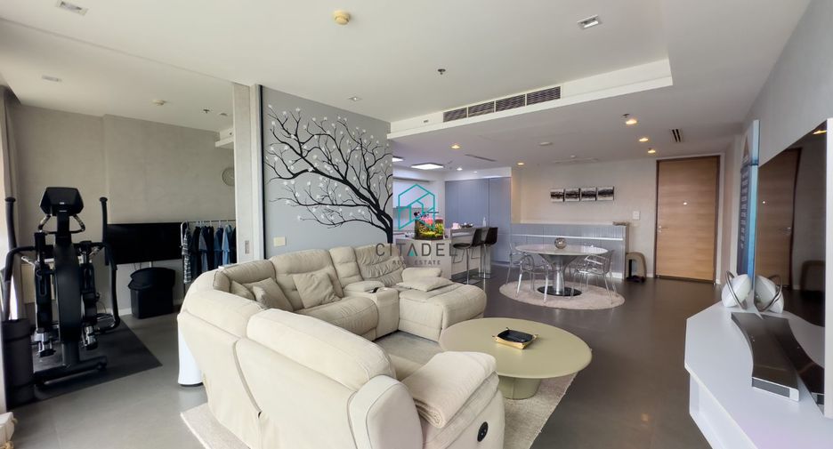 For sale 2 ベッドルーム condo in Sathon, Bangkok
