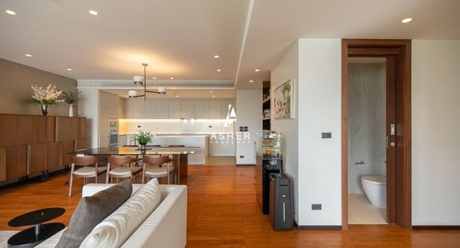 For sale 3 bedrooms condo in Watthana, Bangkok