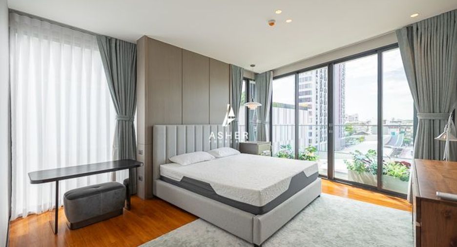 For sale 3 bedrooms condo in Watthana, Bangkok