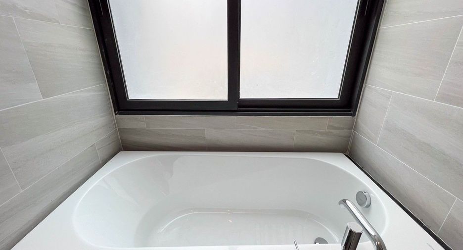 For sale 4 ベッドルーム house in Yan Nawa, Bangkok