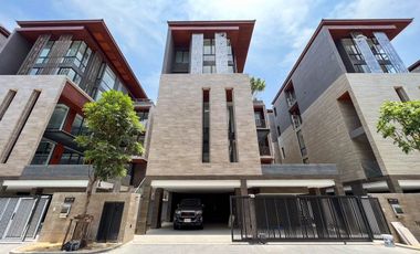 Casa en venta de 4 habitaciones en Yan Nawa, Bangkok