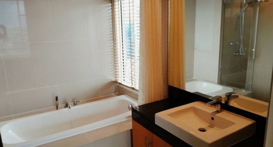 For rent 3 ベッドルーム condo in Khlong Toei, Bangkok