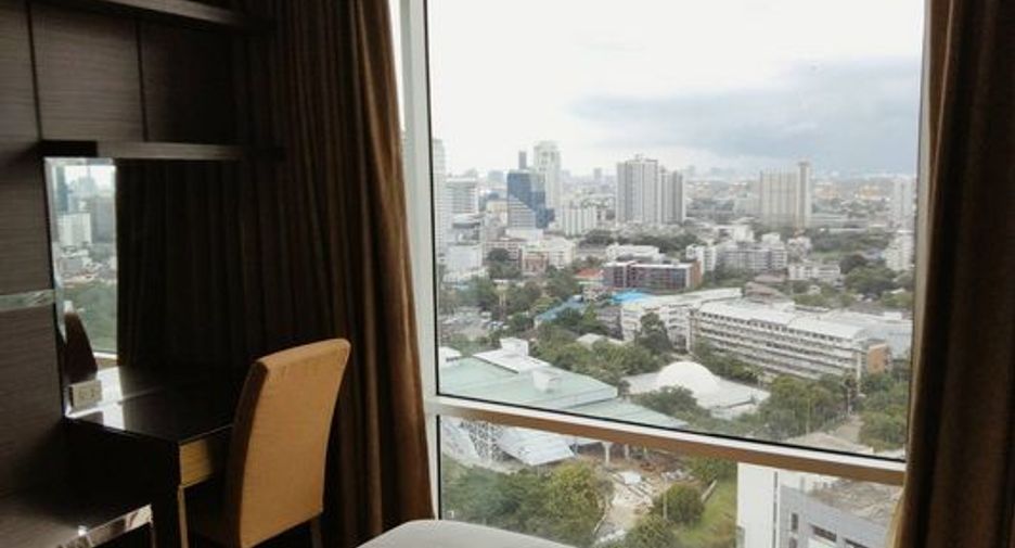 For rent 3 ベッドルーム condo in Khlong Toei, Bangkok