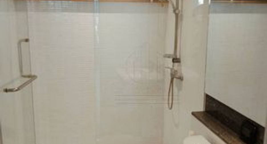 For rent 3 ベッドルーム condo in Khlong Toei, Bangkok