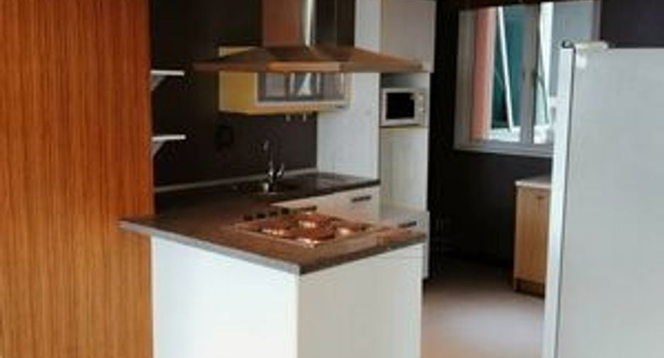 For rent 3 ベッドルーム condo in Khlong Toei, Bangkok