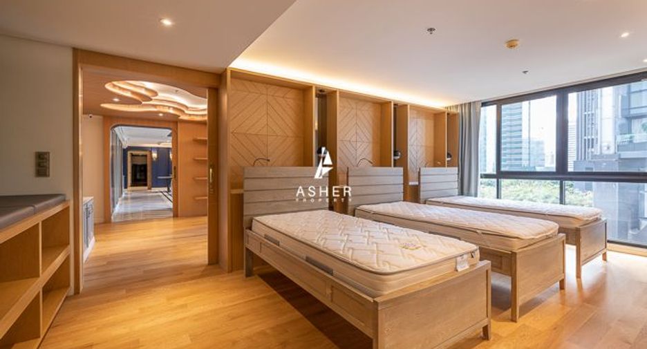 For sale 3 bedrooms condo in Sathon, Bangkok