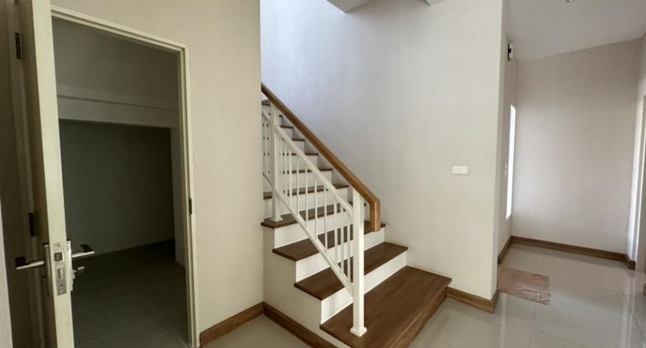 For rent and for sale 5 bedrooms house in Sai Mai, Bangkok
