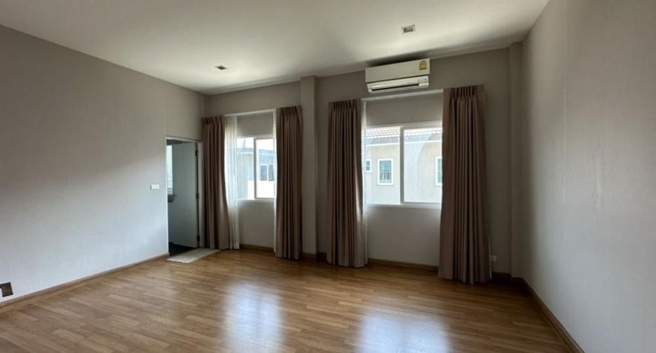 For rent and for sale 5 bedrooms house in Sai Mai, Bangkok