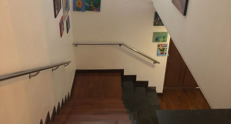 For sale 3 bedrooms condo in Watthana, Bangkok