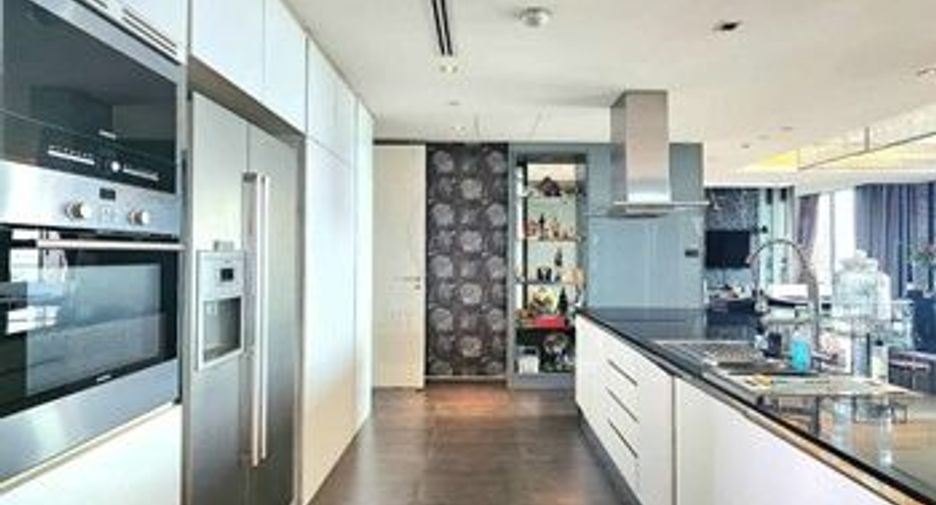 Аренда и продажа 3 спальни кондо в Ян Наща, Бангкок