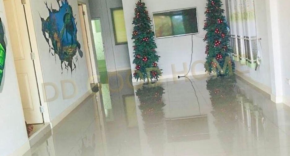 Reihenhaus zum Kauf mit 3 Zimmer in Phutthamonthon, Nakhon Pathom