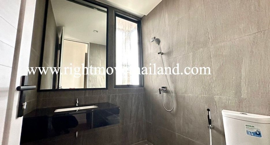 For sale 3 bedrooms townhouse in Wang Thonglang, Bangkok
