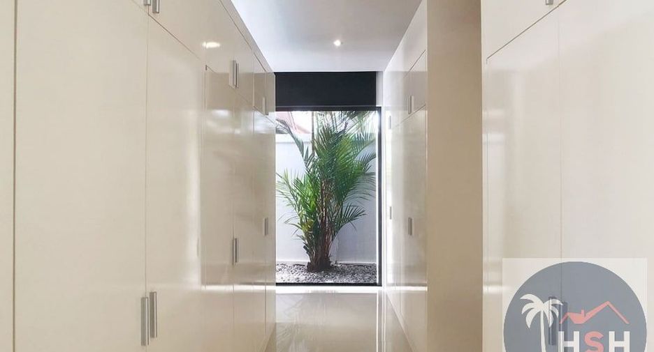 Villa en alquiler y en venta de 4 habitaciones en Mueang Phuket, Phuket