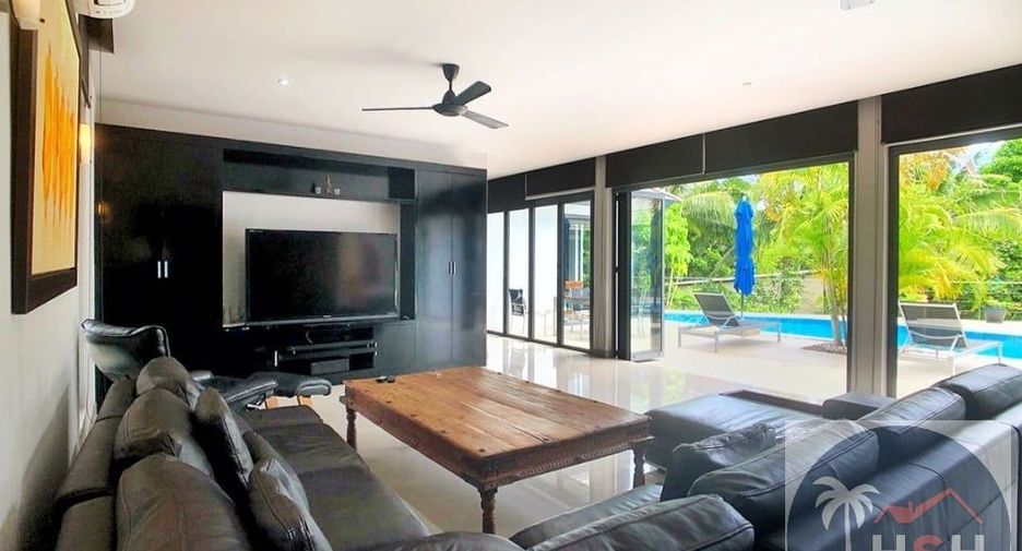 Villa en alquiler y en venta de 4 habitaciones en Mueang Phuket, Phuket
