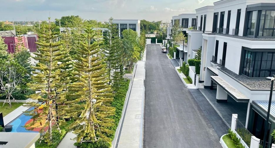 Haus zum Kauf mit 5 Zimmer in Saphan Sung, Bangkok
