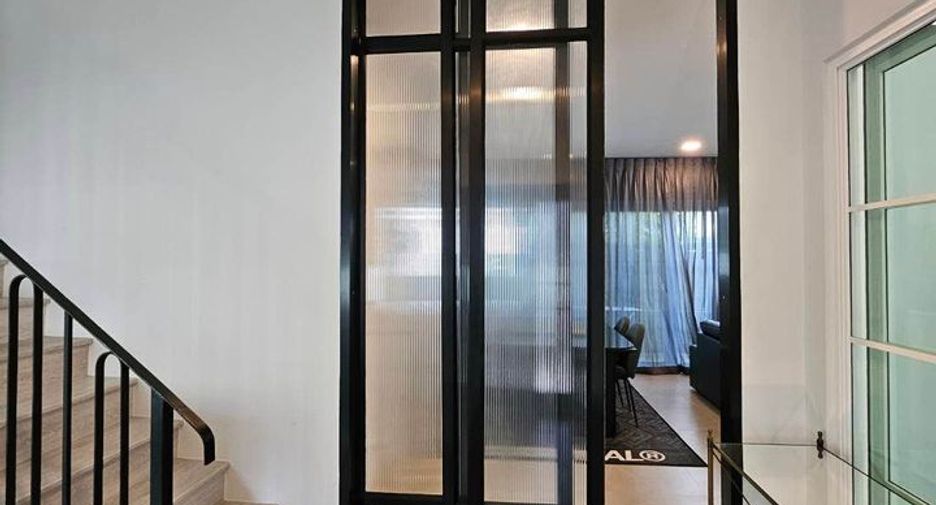 Аренда 4 спальни дом в Bang Phli, Самутпракан