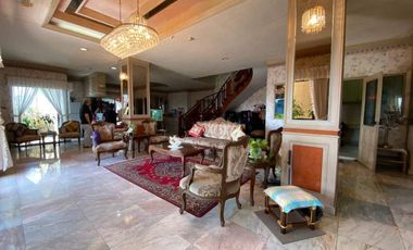 For sale 4 bed condo in Khlong Toei, Bangkok