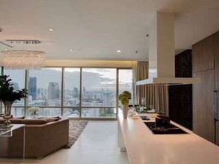 For rent 2 ベッドルーム condo in Pathum Wan, Bangkok
