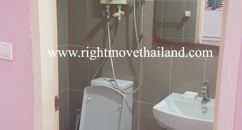 For sale 3 bedrooms townhouse in Yan Nawa, Bangkok