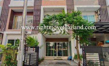 For sale 3 bedrooms townhouse in Yan Nawa, Bangkok