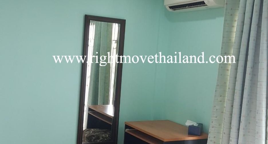 For sale 3 bedrooms townhouse in Yan Nawa, Bangkok