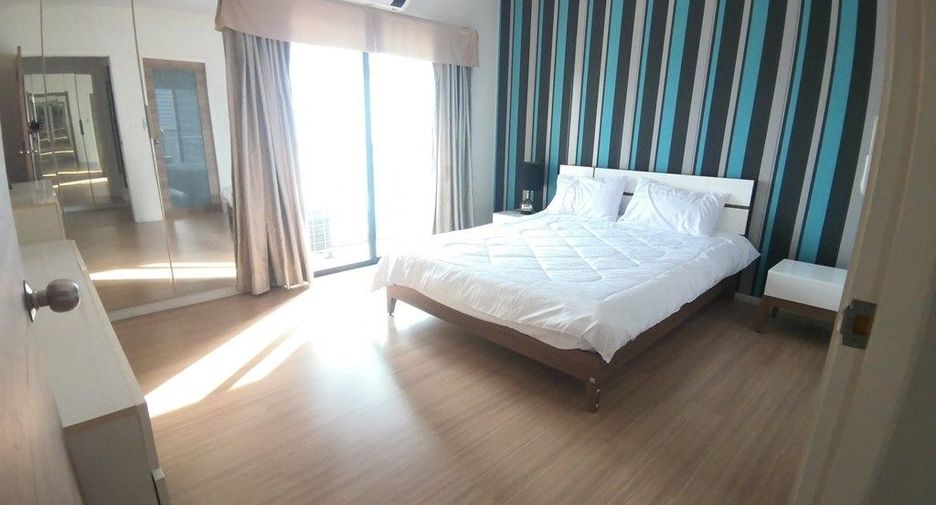 For rent 3 bedrooms condo in Watthana, Bangkok