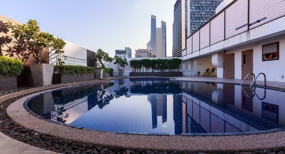 For rent 3 bedrooms condo in Watthana, Bangkok