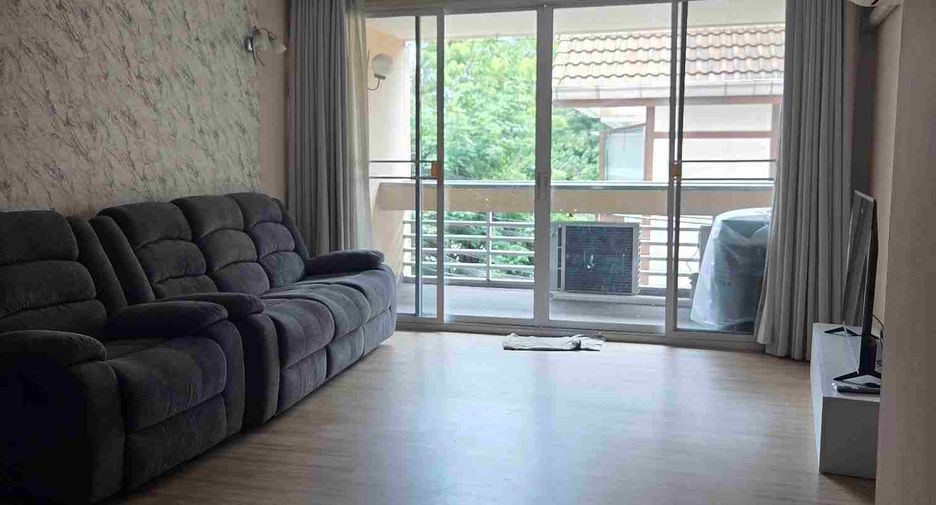 For sale 3 bedrooms condo in Watthana, Bangkok