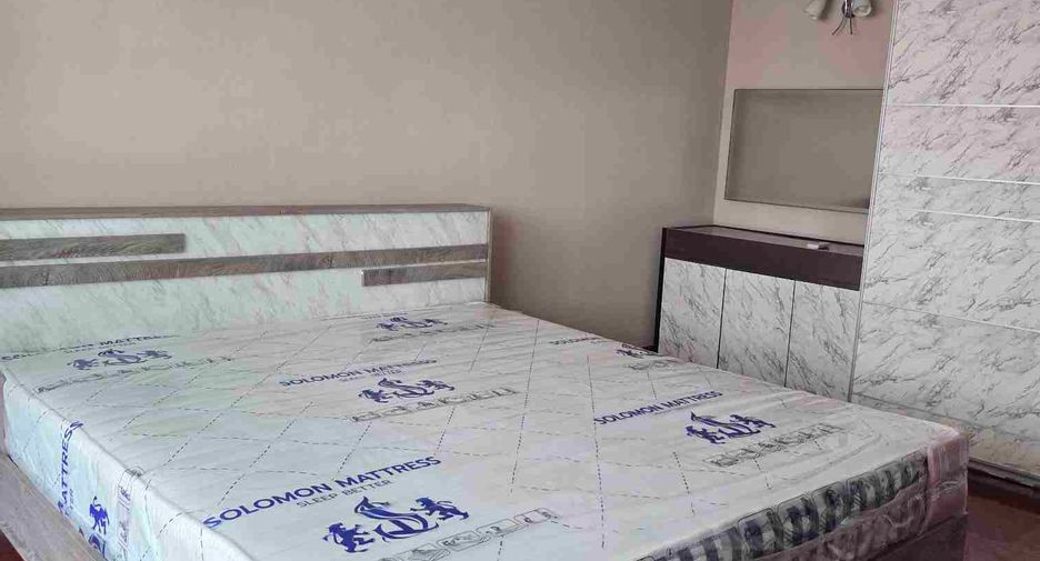 For sale 3 bedrooms condo in Watthana, Bangkok